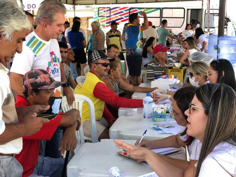 Deputado Nabor leva serviços do "Caravana do Bem"  à população de Santa Luzia na festa de emancipação política do município