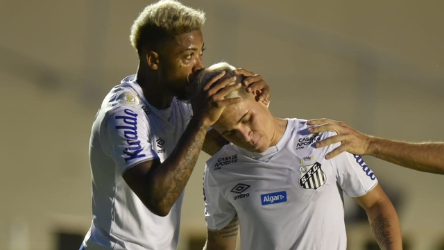 Santos vence Goiás no Serra Dourada e continue firme na disputa por vaga na libertadores