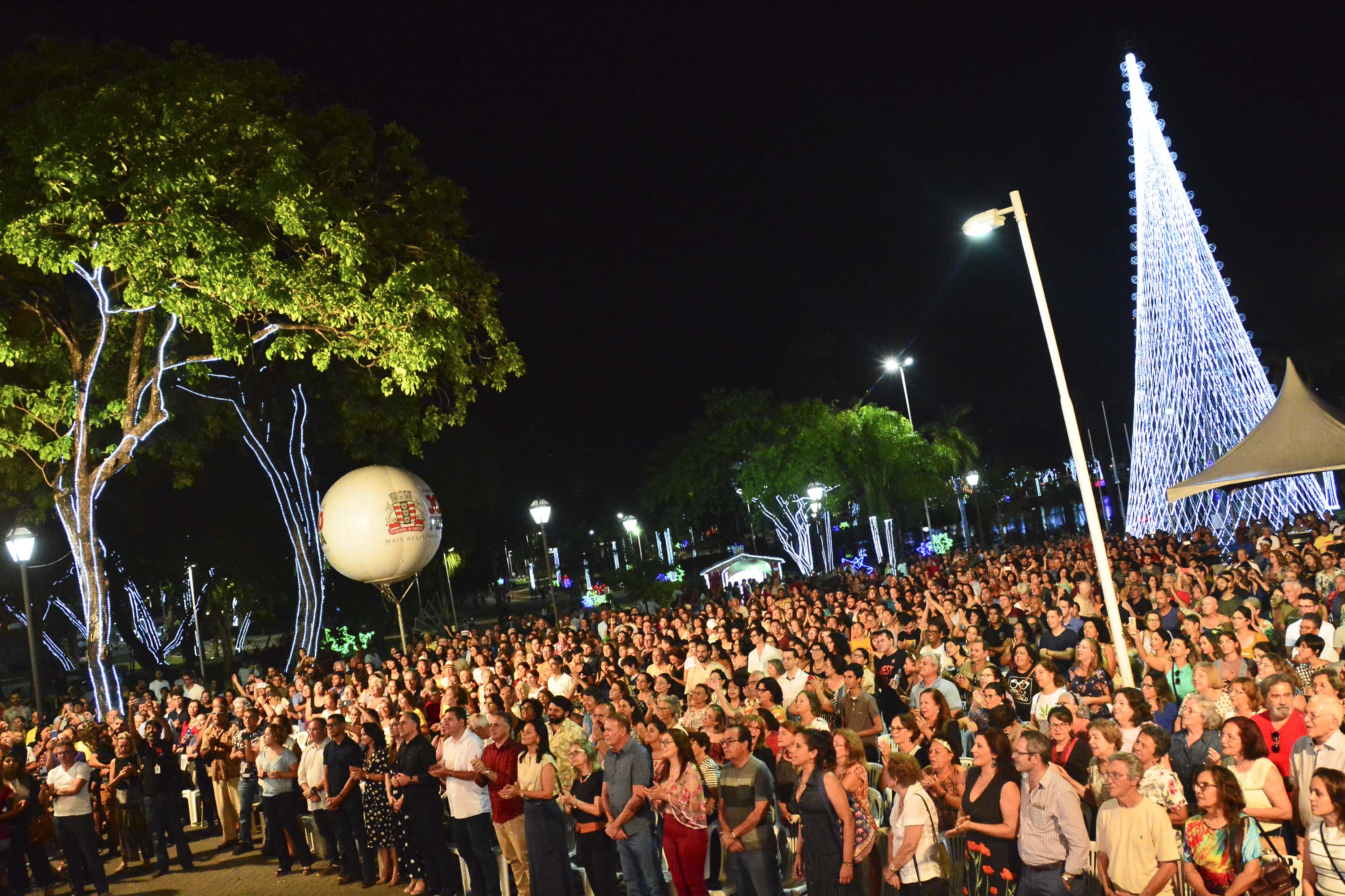 Na Lagoa, Leila Pinheiro e Orquestra Sinfônica Municipal encerram 7º Festival Internacional de Música Clássica