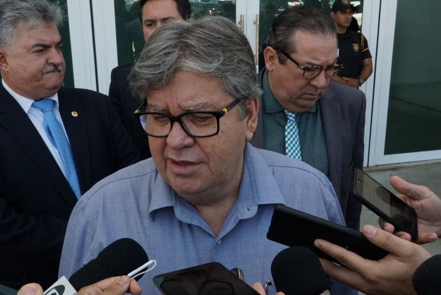 CORONAVÍRUS: Governador João mantém suspensão de expediente presencial nas repartições públicas estaduais até dia 19 de abril