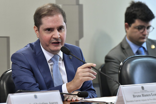 NA CÂMARA: Novo secretário de Previdência defende mudanças na CLT para favorecer a contratação de jovens