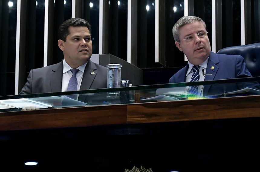 CONTESTAÇÃO: Davi e Anastasia pedem, em nota, responsabilidade ao presidente Bolsonaro