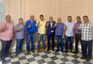 Deputado Branco Mendes reúne vereadores no Conde para discutir sucessão municipal nas eleições de outubro deste ano