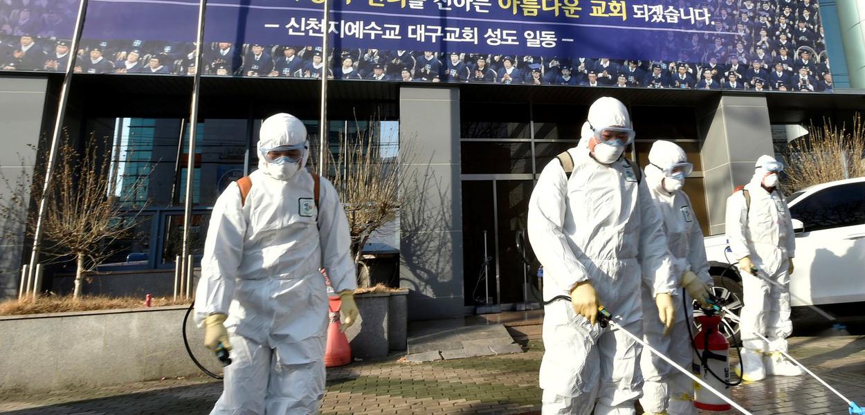 COVID-19: Pesquisa da universidade Harvard prevê isolamento social intermitente até 2022