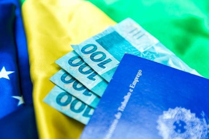 Presidente Bolsonaro anuncia nesta quinta-feira saque de até R$ 1 mil das contas do FGTS: veja como consultar o saldo