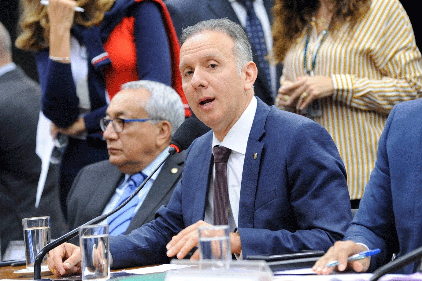 Paraibano Aguinaldo Ribeiro destaca a importância da democracia: “Não se faz com robô, nem se constrói de forma artificial”