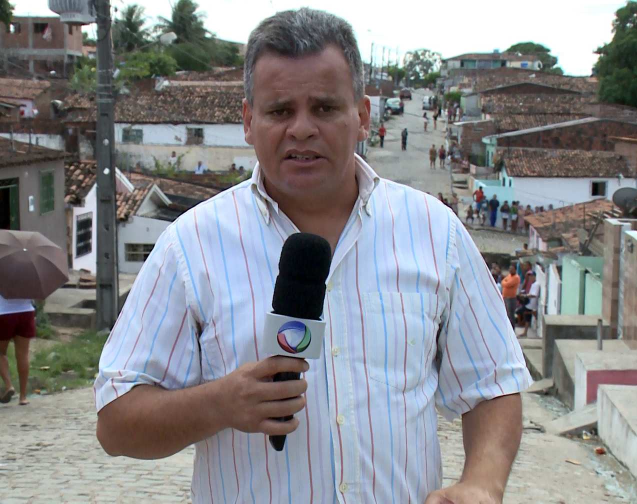 Justiça proíbe repórter policial Emerson Machado (Môfi) de participar de manifestação contra isolamento social  e impõe multa de R$ 10 mil em caso de desobediência