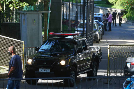 Por autorização de ministro do STF, PF faz busca e apreensão contra Roberto Jefferson, deputado Douglas Garcia (PSL/SP) e Luciano Hang, aliados do presidente Jair Bolsonaro