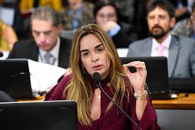 Senadora Daniela lamenta fechamento de agências do BB na Paraíba e cobra melhorias nos serviços do banco