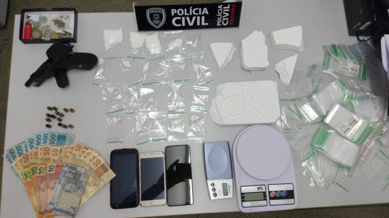 Polícia Civil prende na comunidade Campina da Vila suspeito por tráfico de drogas em Cabedelo