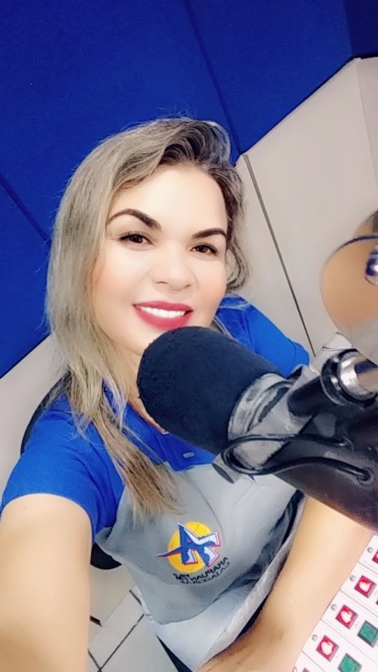 Radialista Márcia Rejane deixa rádio Arapuan FM para concorrer a uma vaga de vereadora na Câmara Municipal de Cajazeiras