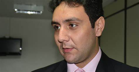 Deputado Ranieri tira licença médica para tratamento de saúde e também para se dedicar na disputa pela prefeitura de Guarabira; Jullys Roberto assume na AL-PB