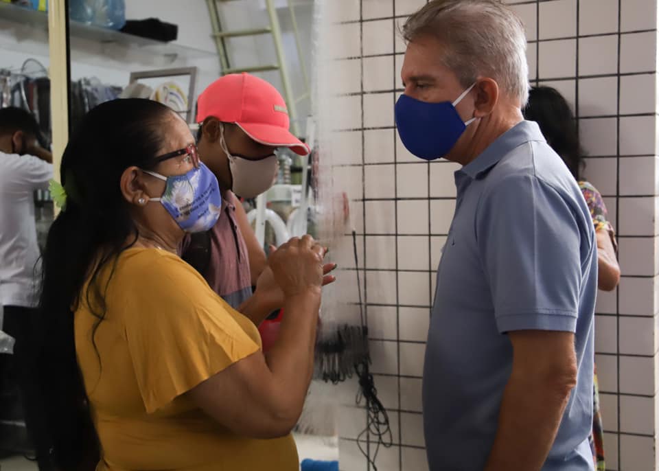 Acompanhado do prefeito Ivanes Lacerda, deputado Nabor visita Mercado de Patos que passará por reforma