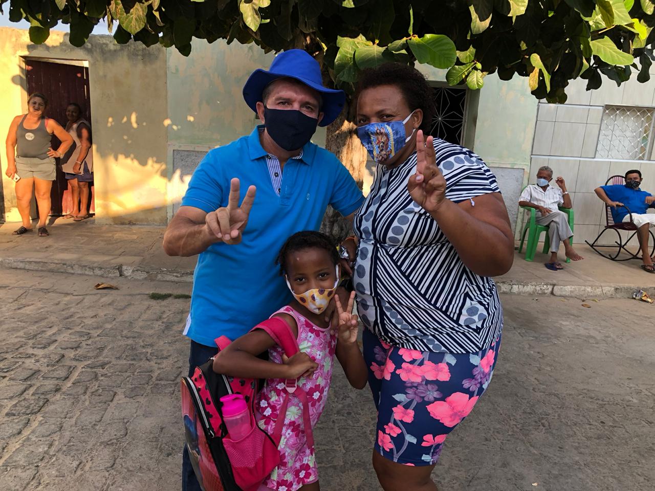 ELEIÇÃO 2020: Nabor e Professor Jacob visitam bairros de Patos, ouvem a população e apresentam o plano de governo