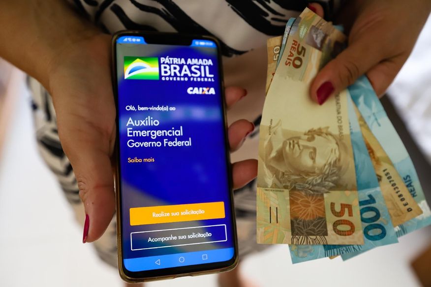 Caixa Econômica paga nesta segunda beneficiário do Auxílio Brasil com NIS final 8
