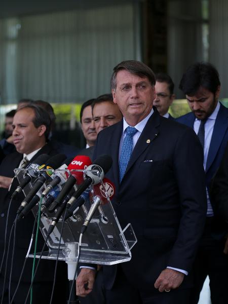 Presidente Bolsonaro almoça com senadores nesta quarta-feira para aprovar indicado ao STF e Renda Cidadã