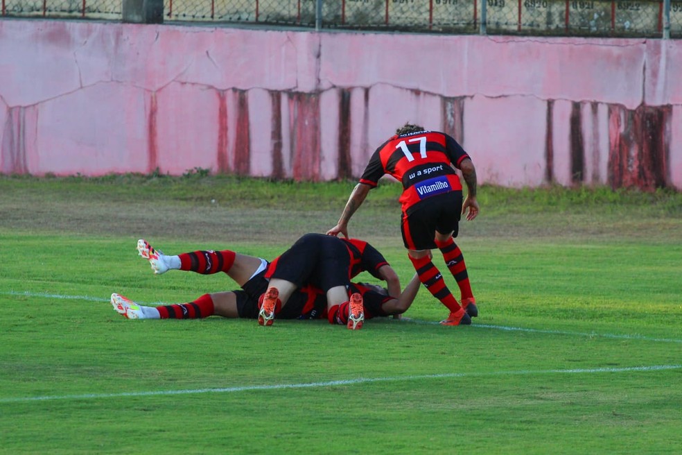 Campinense empata com o Globo (RN) e segue sem vencer na série D