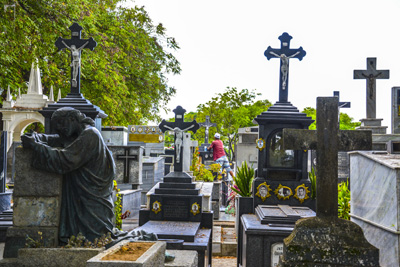 COVID-19: Saúde da Paraíba recomenda que idosos e pessoas de grupos de risco evitem visitar cemitérios no Dia de Finados