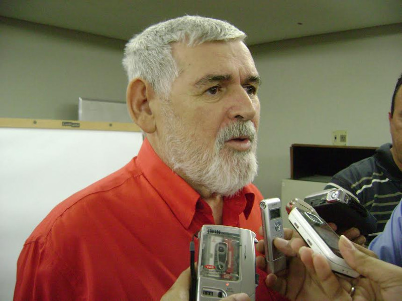 Governador João Azevêdo exonera Luiz Couto da Secretaria da Agricultura Familiar, que pediu férias do cargo para apoiar candidatura de Ricardo Coutinho