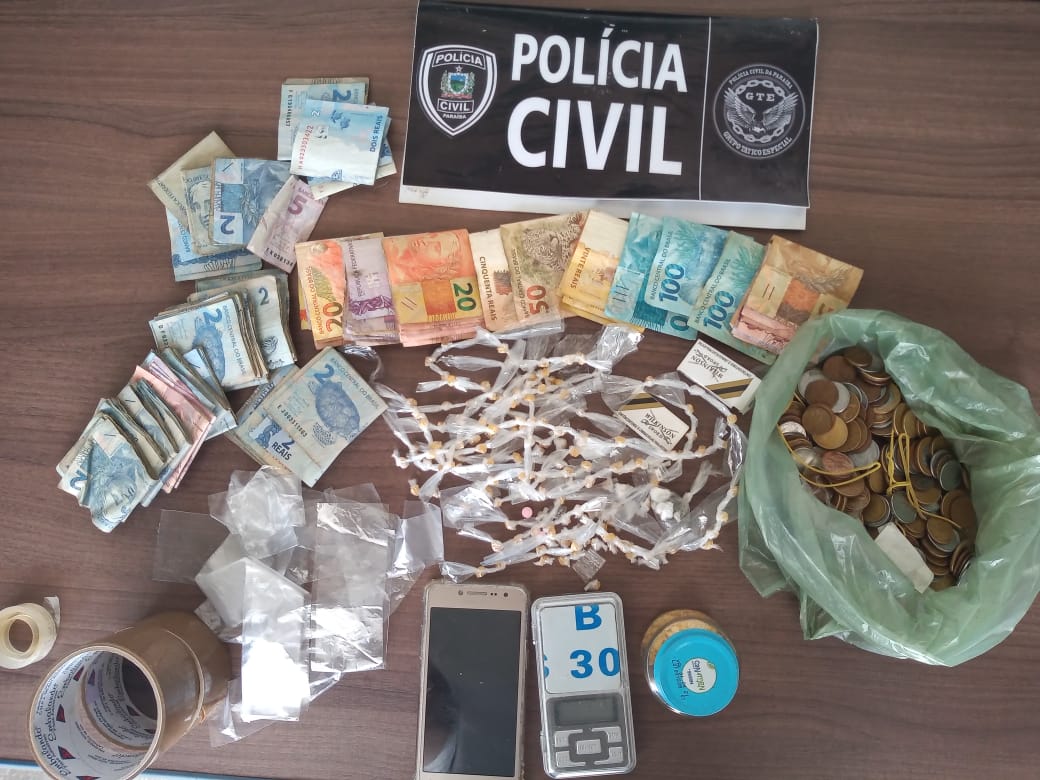 Homem é preso em flagrante acusado de comandar ponto de venda de drogas em Cajazeira