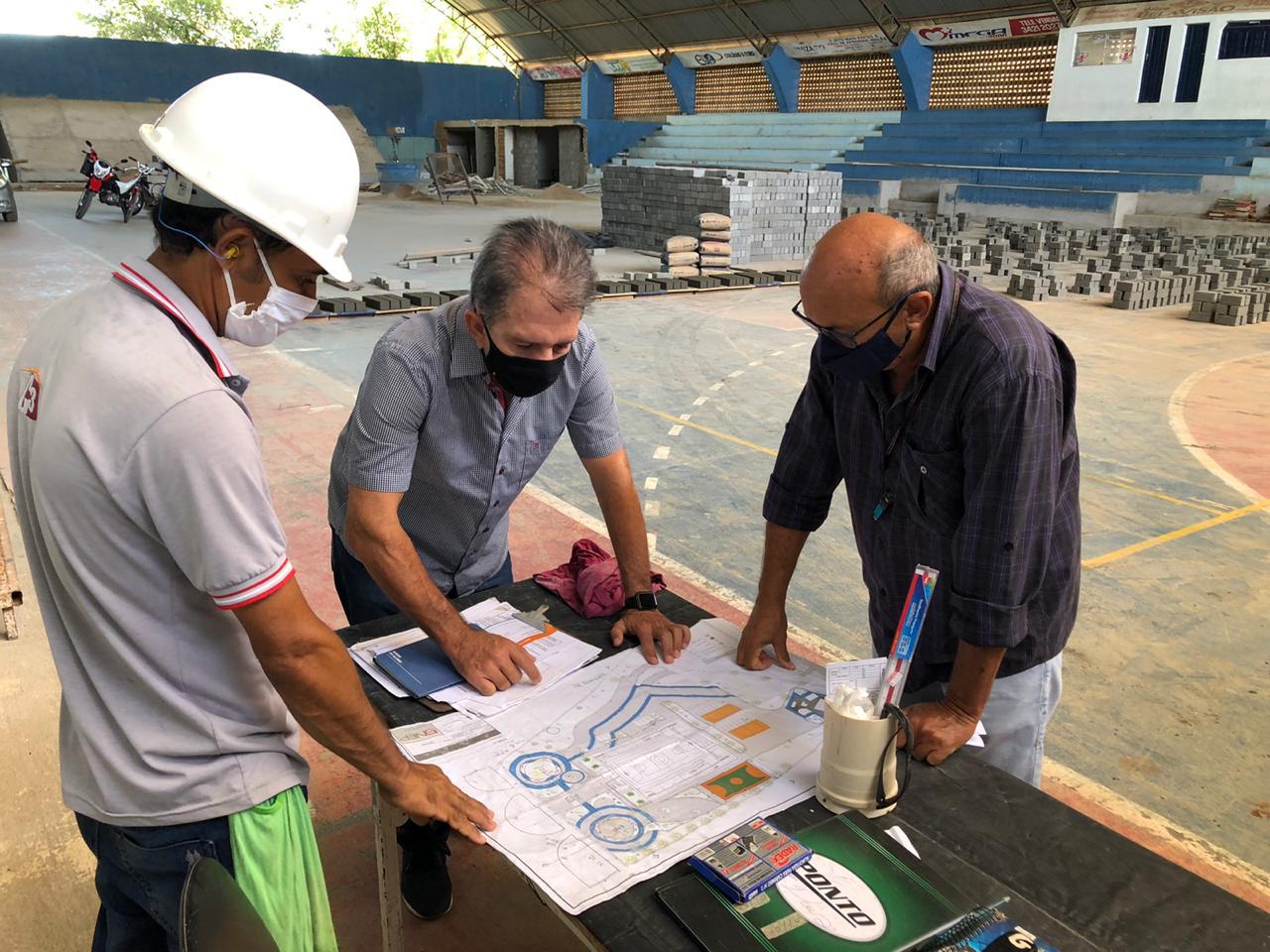 Prefeito eleito, Nabor Wanderley visita obras do município de Patos e reafirma seu compromisso em concluí-las
