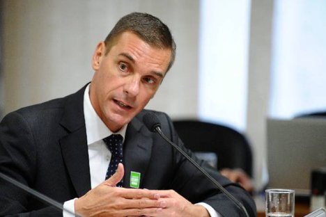 Presidente Bolsonaro decide demitir presidente do BB após anúncio do fechamento de agências e demissão de 5 mil funcionários