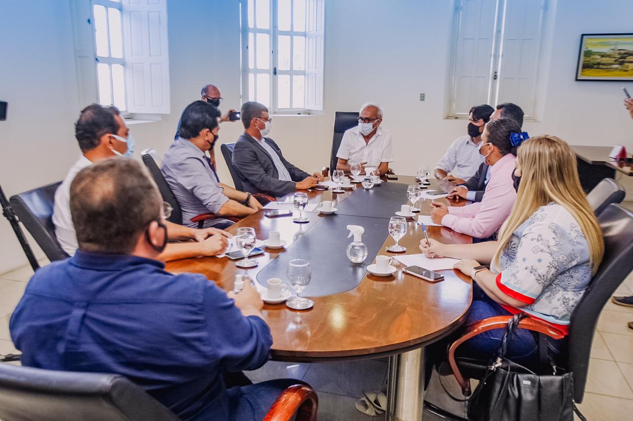 Cícero Lucena se reúne com prefeitos da Região Metropolitana de João Pessoa para discutir retomada de consórcio e a implementação de projetos administrativos em favor da população