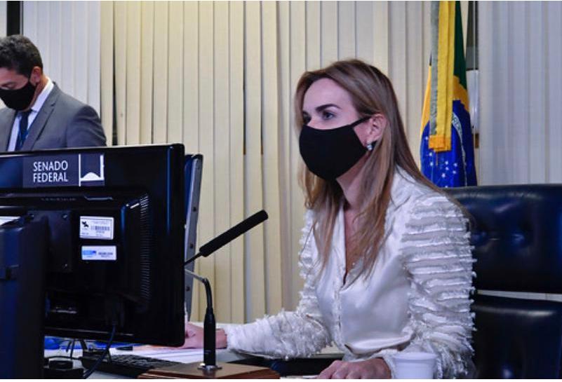 Senado aprova projeto de Daniela Ribeiro que facilita alterar nome dos pais nos documentos dos filhos em caso de divórcio