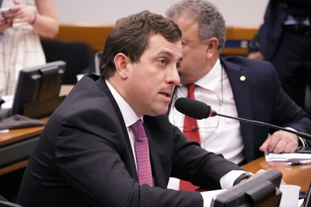 Gervásio Maia apresenta projeto para suspender decretos de Bolsonaro que flexibilizam acesso de armas e munições no Brasil