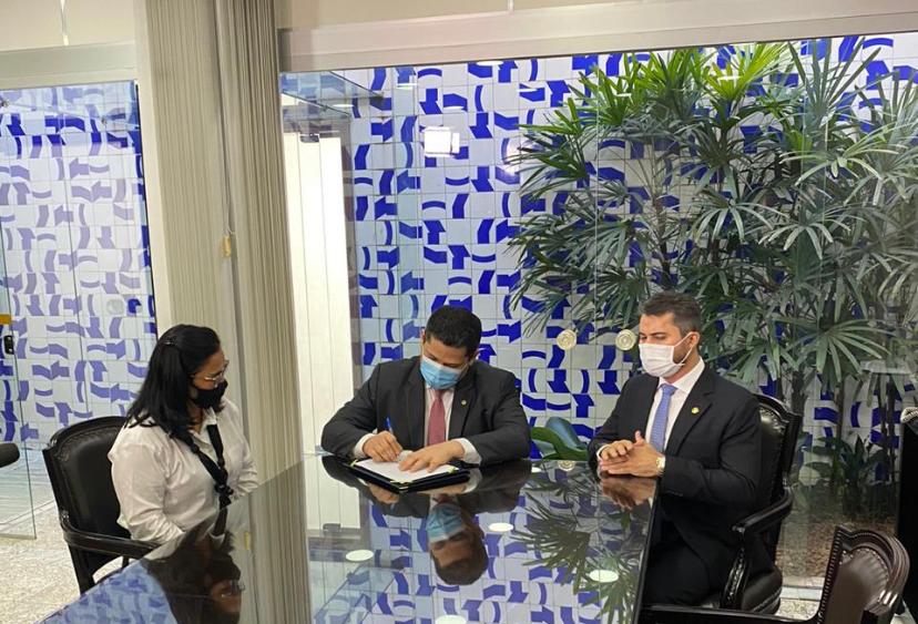 Educadora Nailde Panta assume mandato de senadora como segunda suplente do Progressistas-PB