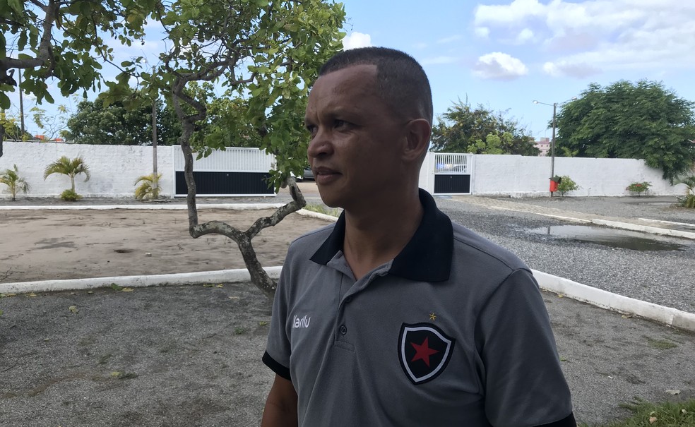 Warley deixa Botafogo-PB e será treinador do Nacional de Patos no Campeonato Paraibano