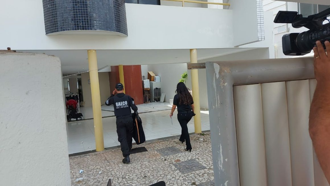 Integrantes de uma Orcrim comandada pelo ex-governador Ricardo Coutinho, Justiça mantém prisões preventivas de Edvaldo Rosas e Pietro Harley e os dois sã encaminhados para penitenciária Média de Mangabeira