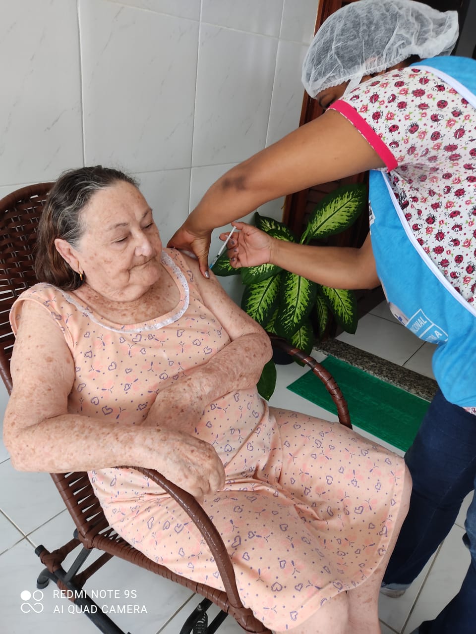 Secretaria de Saúde da Paraíba já distribuiu 251.882 mil doses de vacinas contra a Covid e Saúde de João Pessoa inicia aplicação da 2ª dose para pacientes acamados