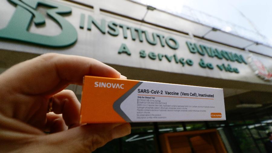 Após reposição de insumos, Butantan volta a produzir Coronavac e deve distribuir 5 milhões de doses até o início de maio