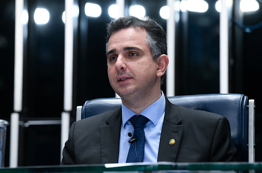 Aprovado pelo Senado, projeto que permite compra descentralizada de vacinas vai à sanção presidencial