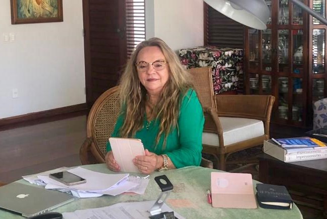 Drª Paula pede inclusão de acadêmicos, médicos residentes e grupo de trabalhadores da rede hospitalar na lista prioritária para vacinação da Covid-19