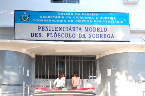 Jonathan Henrique dos Santos suspeito de matar e ocultar corpo da Patrícia Roberta é transferido para o presídio Flóscolo da Nóbrega - Roger