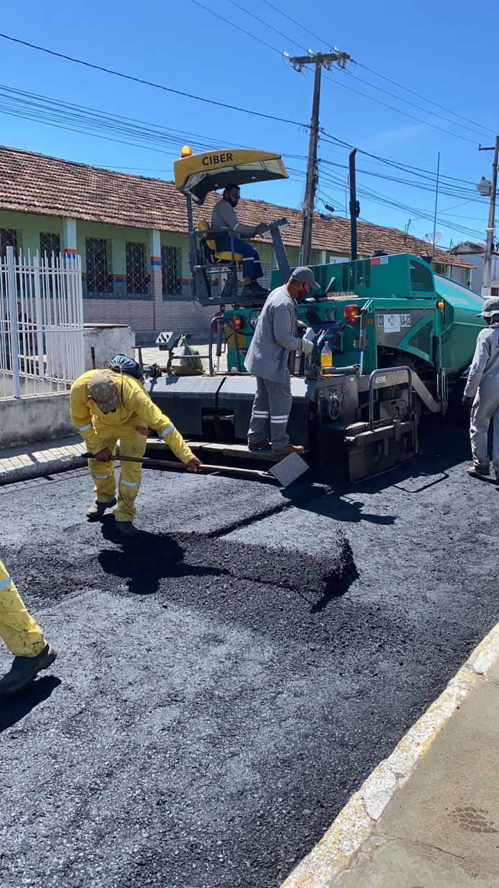 Governo atende pleito do presidente Adriano Galdino e leva pavimentação asfáltica de ruas de Itabaiana