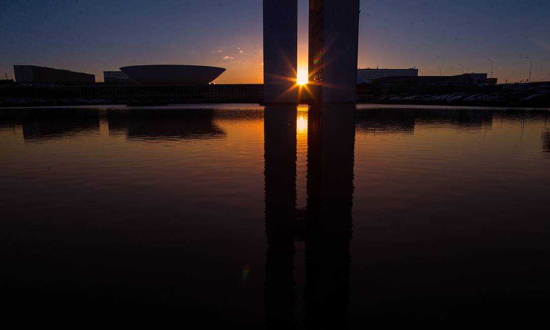 Governo Federal quer parcelar sentenças judiciais e liberar R$ 40 bi do Orçamento para o novo Bolsa Família em 202