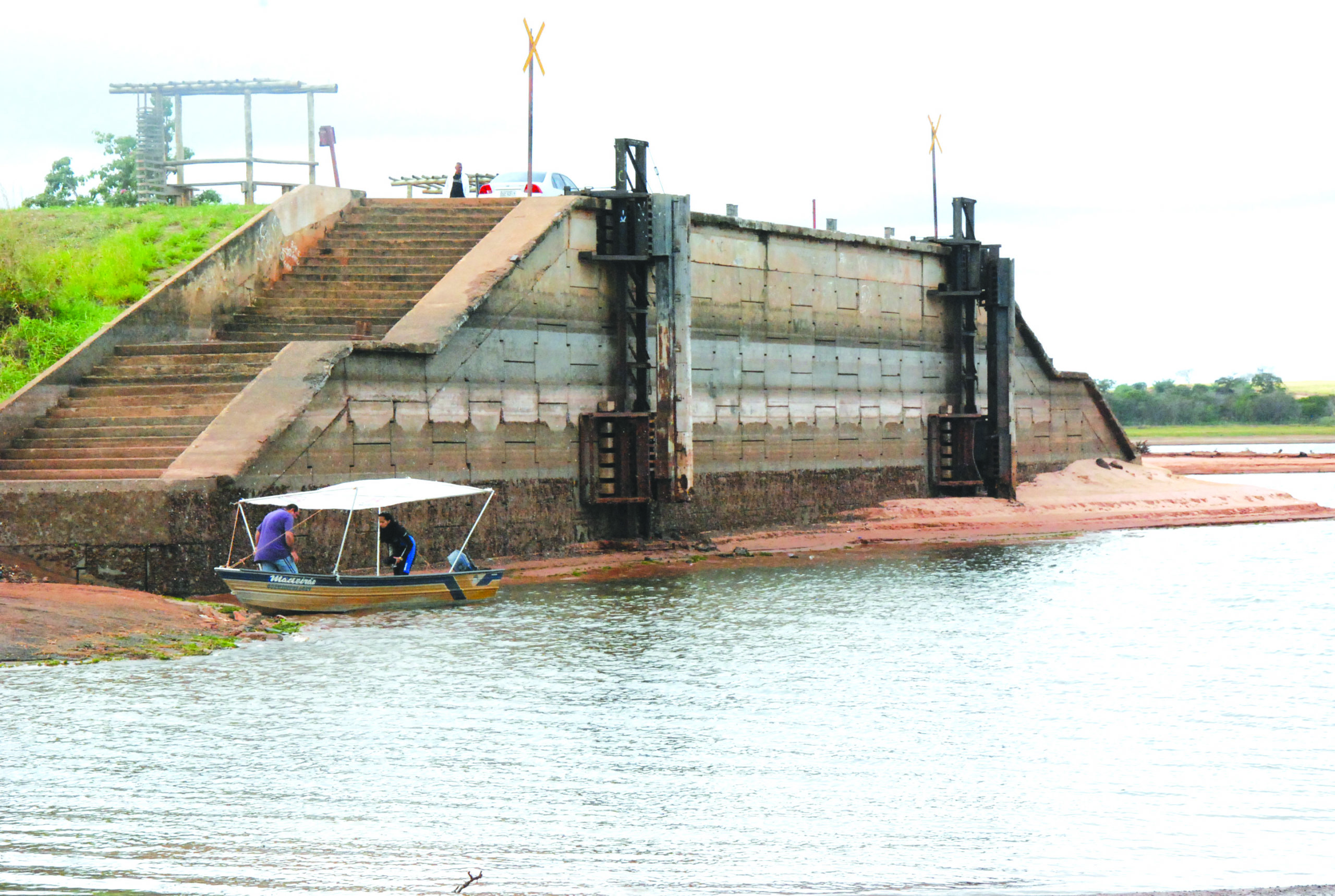 Reservatório de Ilha Solteira chega a nível crítico e interrompe navegação na hidrovia Tietê-Paraná