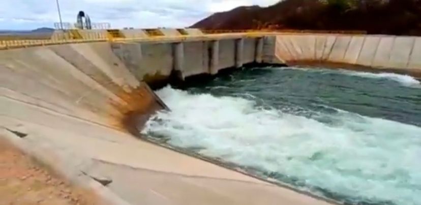 Jeová comemora inauguração do trecho final da obra da transposição do São Francisco em São José de Piranhas, nesta quinta-feira