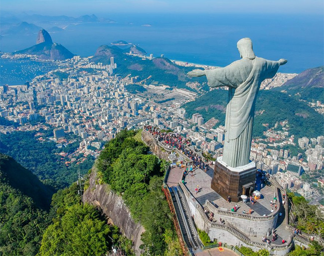 Rio de Janeiro celebra os 90 anos do monumento do Cristo Redentor