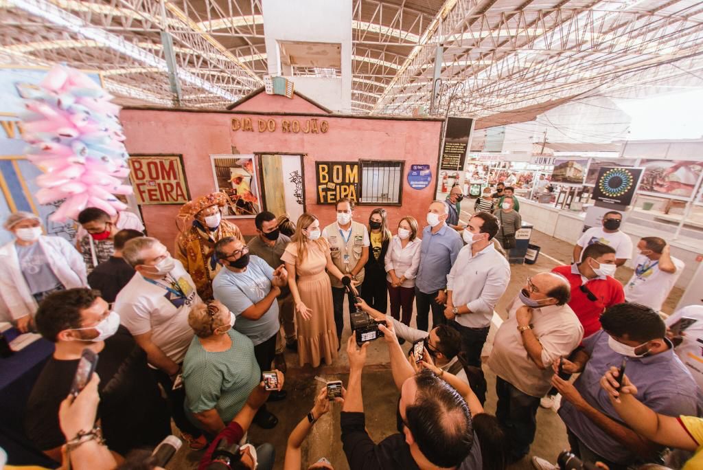 Levado pela senadora Daniella, presidente da CEF Pedro Guimarães anuncia R$ 2,3 milhões para manutenção da Feira Central em CG