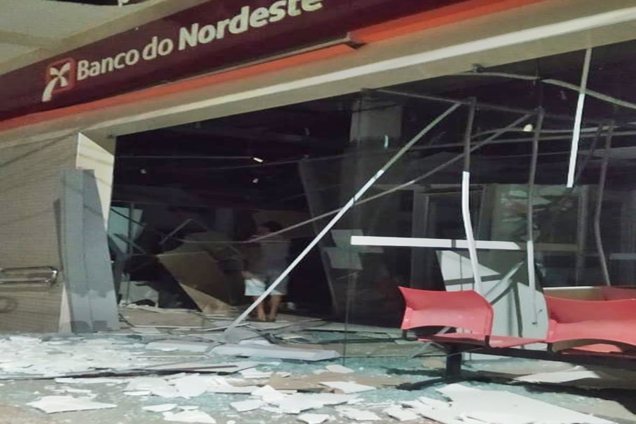 Bandidos fortemente armadas explodem agências bancárias e espalham medo e terror à população de Picuí