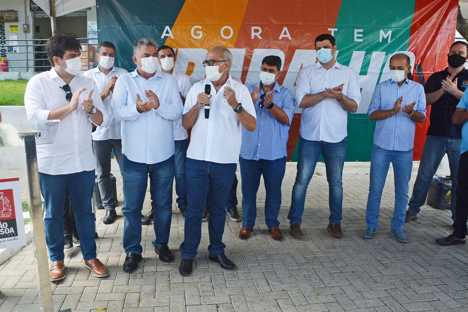 Prefeito Cícero autoriza início de obras de pavimentação em asfalto no Conjunto Castelo Branco