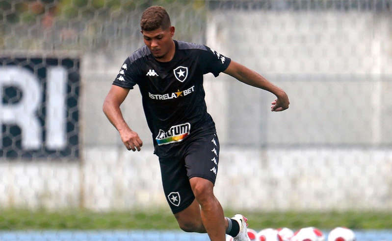 Novo reforço, Botafogo-RJ anuncia sua quinta contratação para a temporada 2022