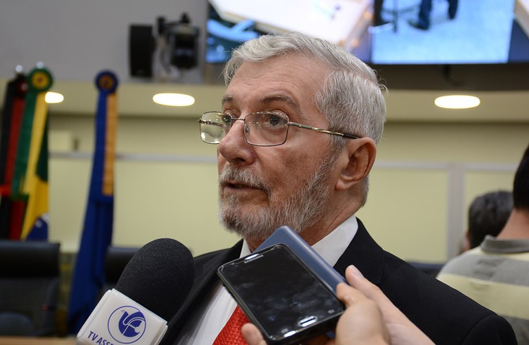 Tião Gomes propõe nome do deputado Simão Almeida ao Núcleo de Educação de Jovens e Adultos do Ensino Médio em João Pessoa