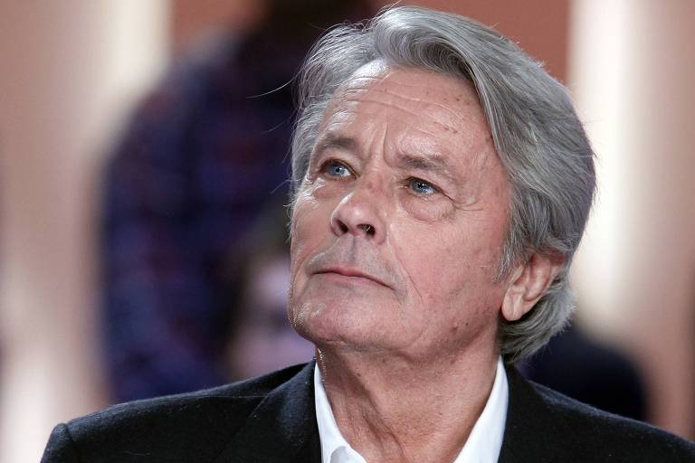 Com sequelas de um AVC sofrido em 2019, ator Alain Delon quer eutanásia e pede ajuda ao filho para acabar com a própria vida