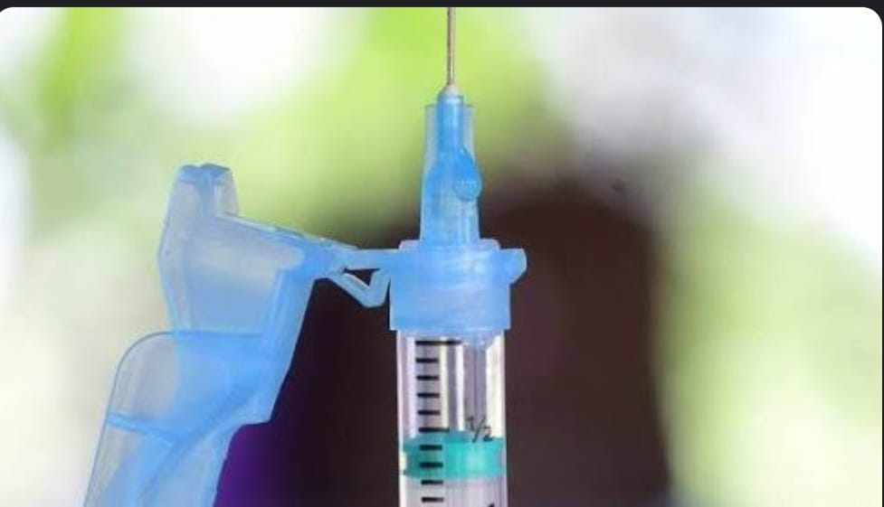 Profissionais de saúde alertam sobre a importância da vacinação que previne contra Covid-19