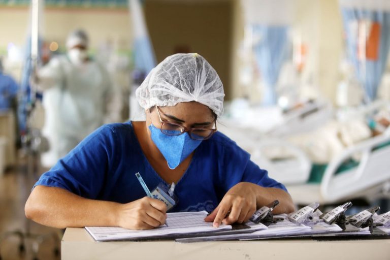 Senado Federal aprova PEC que obriga pagamento de piso de R$ 4.750,00 aos enfermeiros